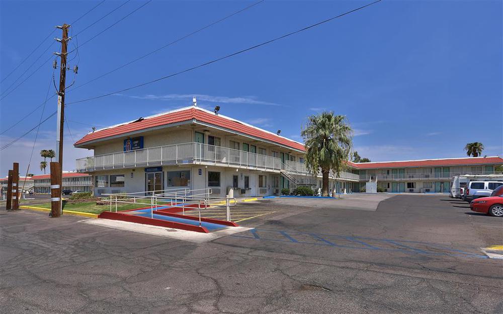 Red Roof Inn Phoenix- Midtown Dış mekan fotoğraf